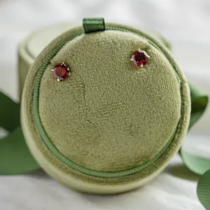 Gold earrings with garnets AMANDA Thumbnail