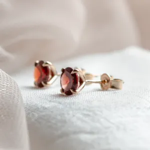 Gold earrings with garnets AMANDA Thumbnail