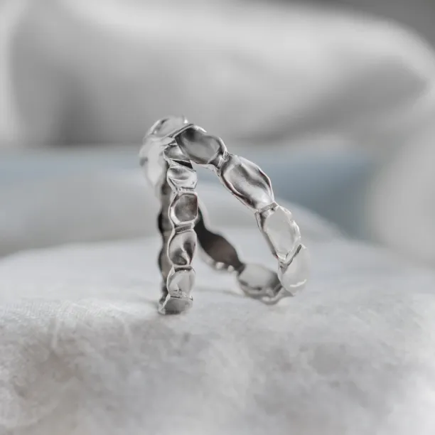 Unusual wedding rings with organic structure LISA Image