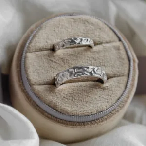 Original wedding rings with organic structure ANJA Thumbnail