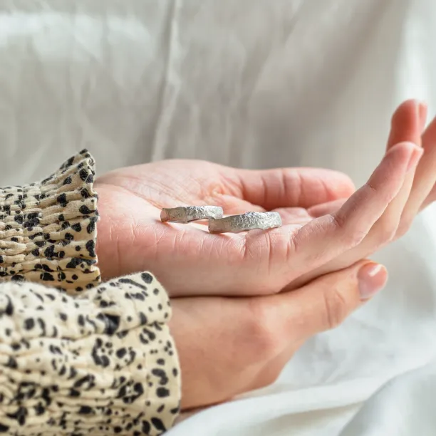 Atypical wedding rings with special surface MOONLIGHT Image