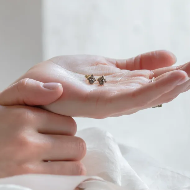 Romantic cluster jewelry set with salt and pepper diamonds PAGE Image