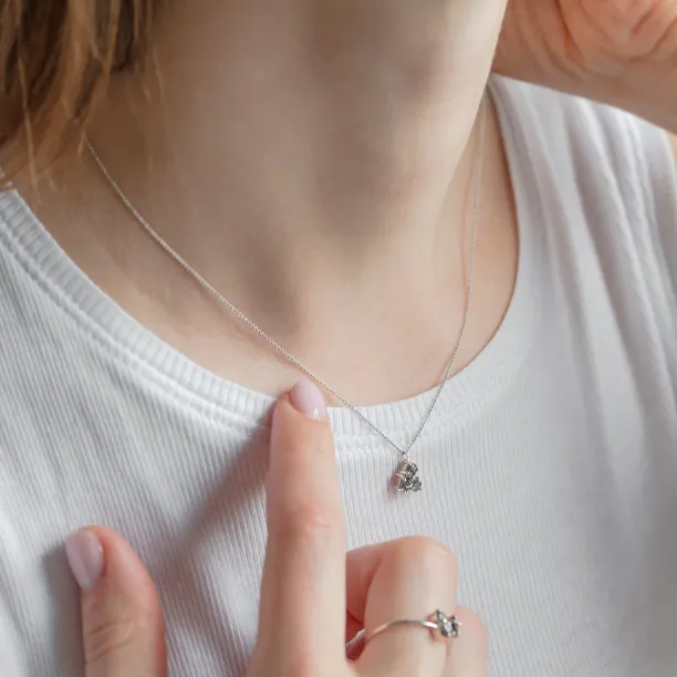 Cluster jewelry set with salt and pepper diamonds KARA Image