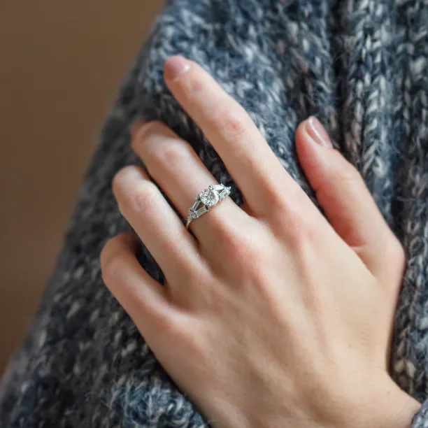 Luxury atypical ring with moissanites GINNY Image