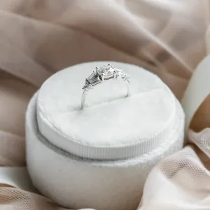 Luxury atypical ring with moissanites GINNY Thumbnail