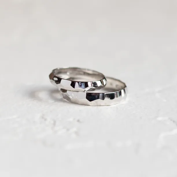 Unusual wedding rings with a shiny ESTELA Image