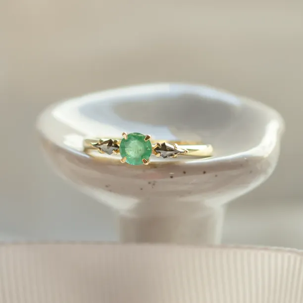 Gold ring with emerald and kite salt and pepper diamonds KIM Image