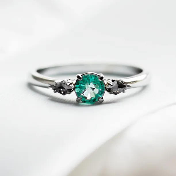 Gold ring with emerald and kite salt and pepper diamonds KIM Image