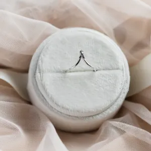 Curved gold ring with salt and pepper diamond LEILA Thumbnail