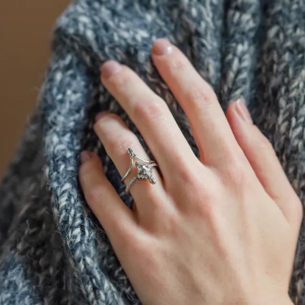 Curved gold ring with salt and pepper diamond LEILA Image