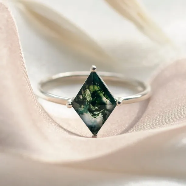 Geometric engagement ring with moss agate LUCCA Image