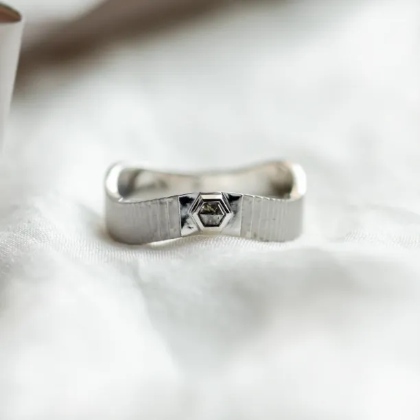 Men's gold ring with salt and pepper diamond JACK Image