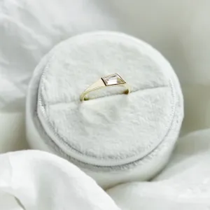 Gold atypical ring with asymmetric pink sapphire EDITH Thumbnail