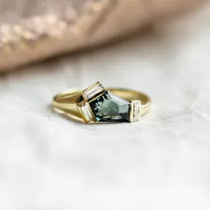 Original ring with asymmetric sapphire and baguette moissanites AGATHA