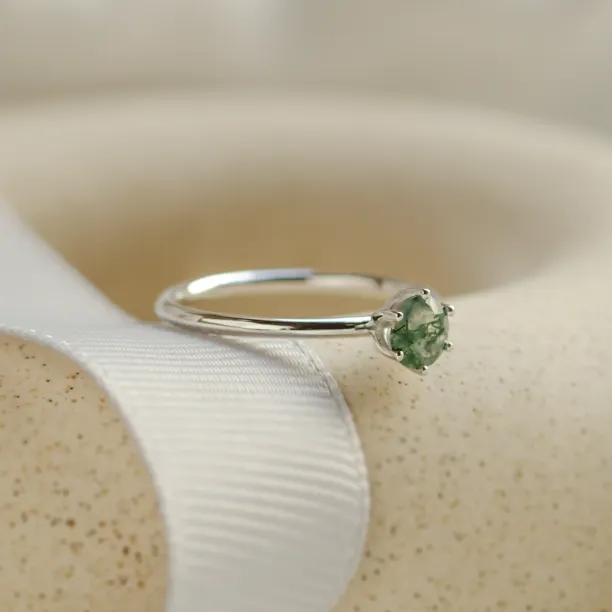 Minimalist engagement ring with moss agate MAGGIE Image