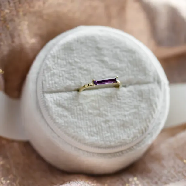 Gold ring with baguette amethyst AYLA Image