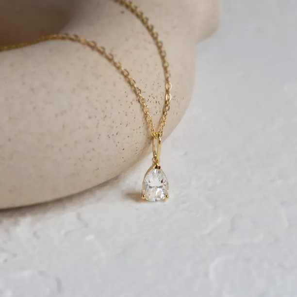Gold necklace with pear moissanite NAOMI Image