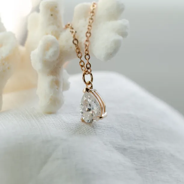 Gold necklace with pear moissanite NAOMI Image
