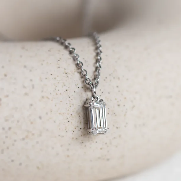 Gold pendant with moissanite CARRIE Image