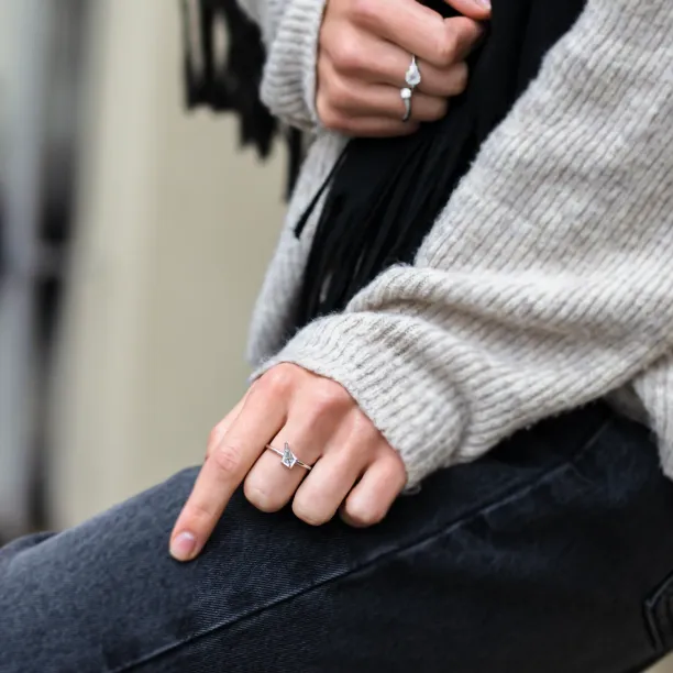 Atypical gold ring with kite moissanite JODIE Image