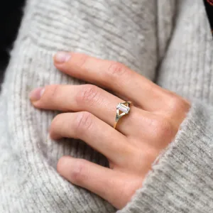 Atypical gold ring with baguette moisanite KEIRA Thumbnail