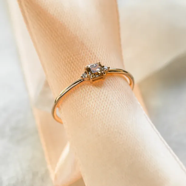 Minimalist diamond ring LARA Image