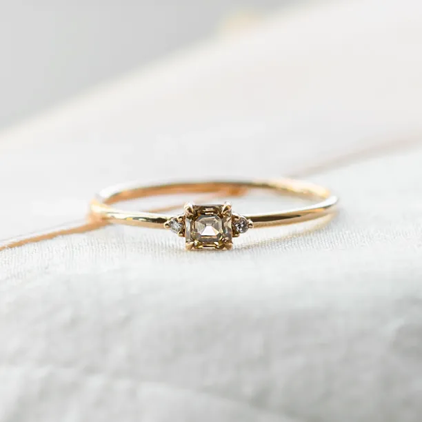 Minimalist diamond ring LARA Image