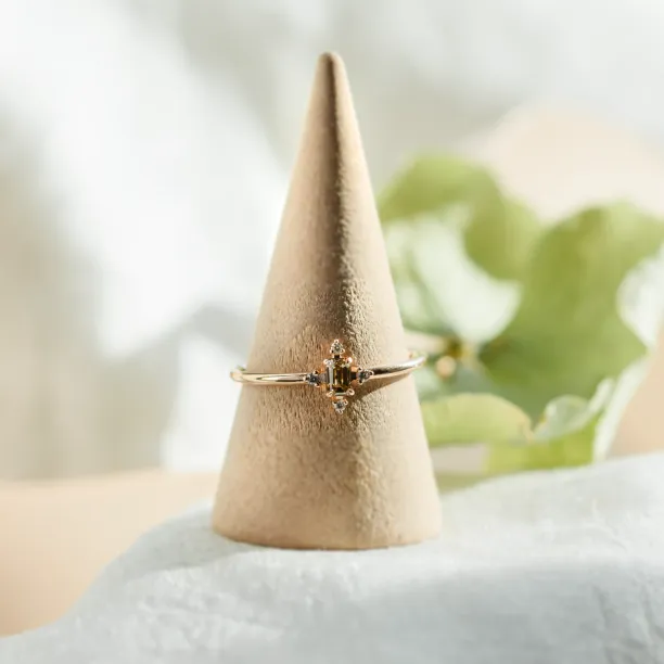 Gold ring with champagne diamond KYLIE Image