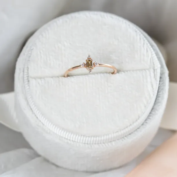 Gold ring with champagne diamond KYLIE Image