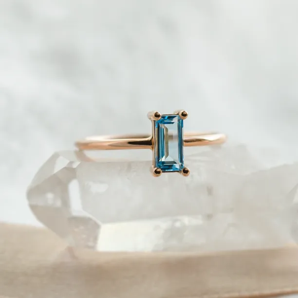 Gold ring with blue topaz CONSTANCE Image