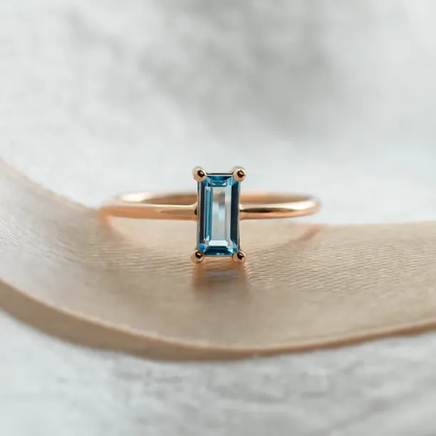 Gold ring with blue topaz CONSTANCE Image