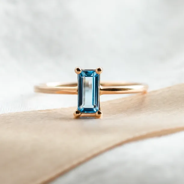Gold ring with blue topaz CONSTANCE Image
