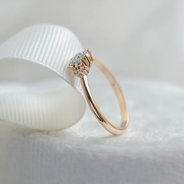Gold engagement ring with pavé diamonds BIRDIE Image