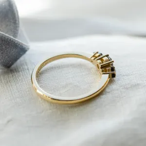 Gold ring with three salt and pepper diamonds SOARIS Thumbnail