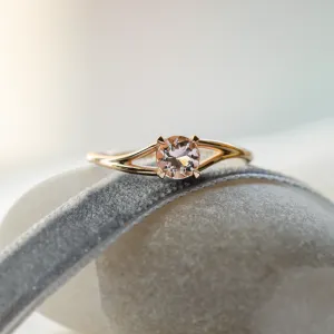 Delicate gold ring with morganite ROSALIS Thumbnail