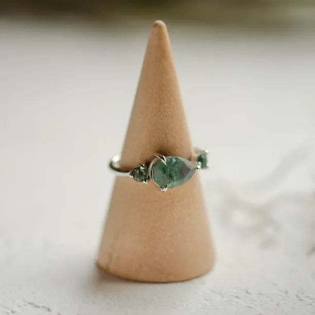 Asymmetrical gold ring with moss agates ARTE Image