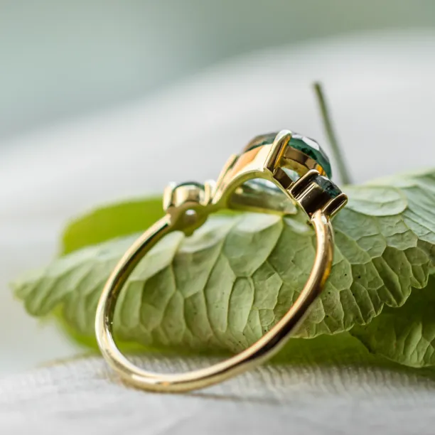 Asymmetrical gold ring with moss agates ARTE Image
