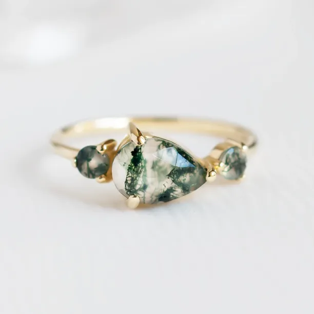 Asymmetrical gold ring with moss agates ARTE Image
