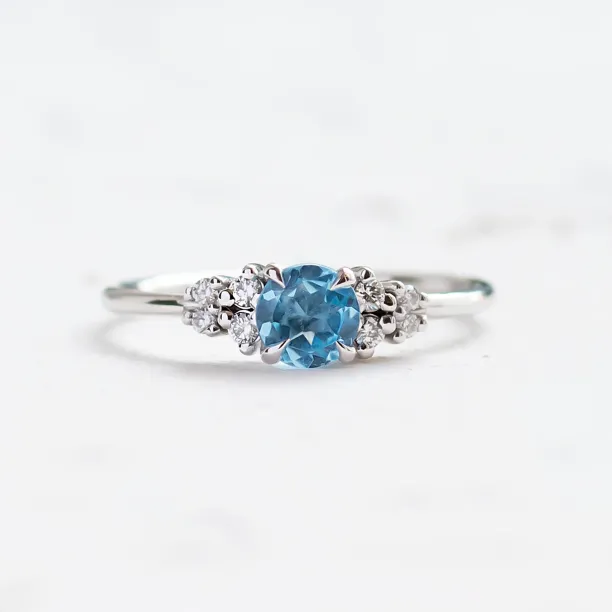 Gold ring with Swiss blue topaz and diamonds LUCIDE Image