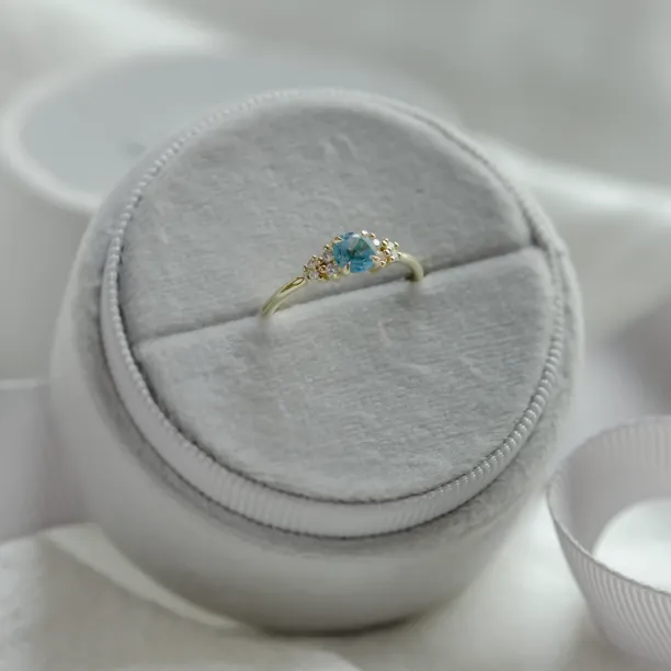 Gold ring with Swiss blue topaz and diamonds LUCIDE Image