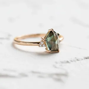 Gold ring with teal sapphire VIVA Thumbnail