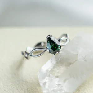 Rolling ring with pear moissanite BRIGITA Thumbnail