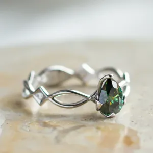 Rolling ring with pear moissanite BRIGITA Thumbnail