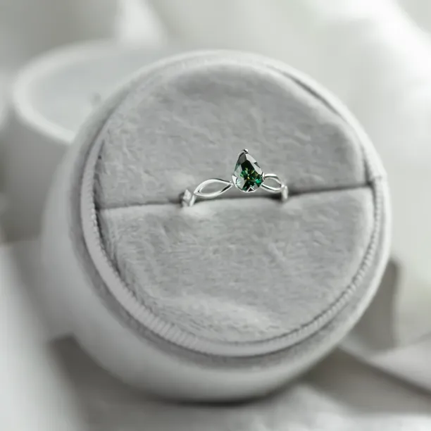 Rolling ring with pear moissanite BRIGITA Image
