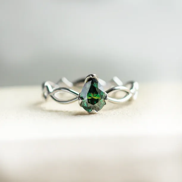 Rolling ring with pear moissanite BRIGITA Image