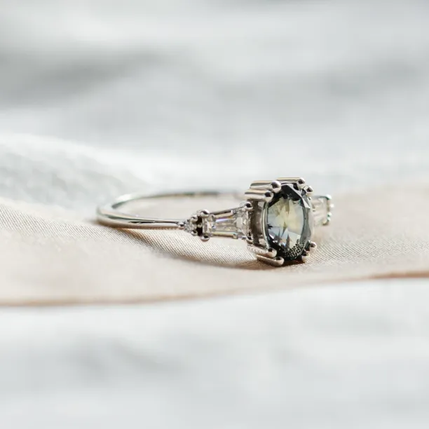 Gold ring with teal oval sapphire DIANA Image