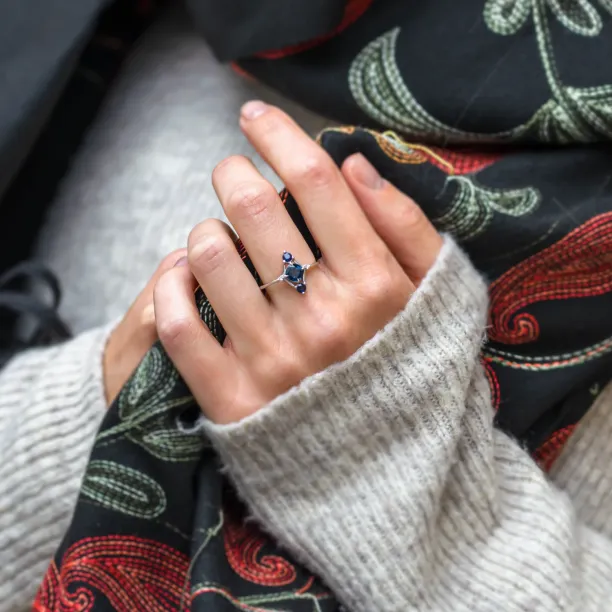 Gold ring with sapphires ANNE Image