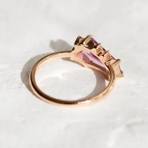 Gold ring with sapphire and diamonds TARA Thumbnail