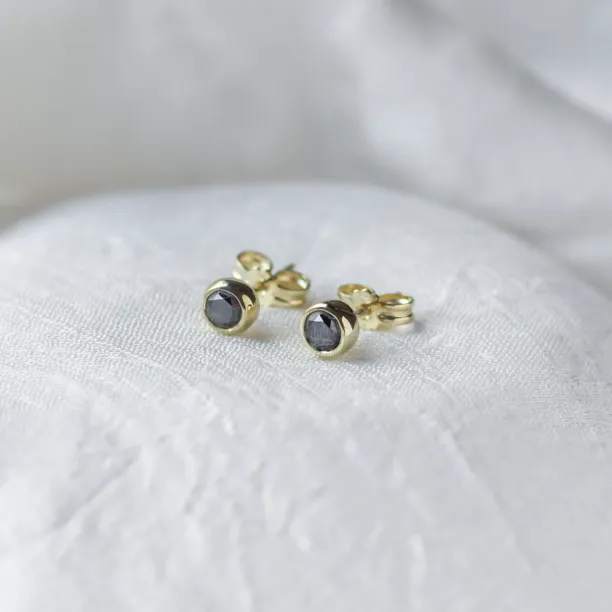 Golden earrings with black diamonds AMAYA Image