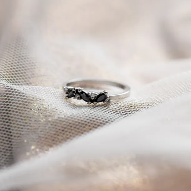Gold ring with marquise black and classic diamonds VALLO Image